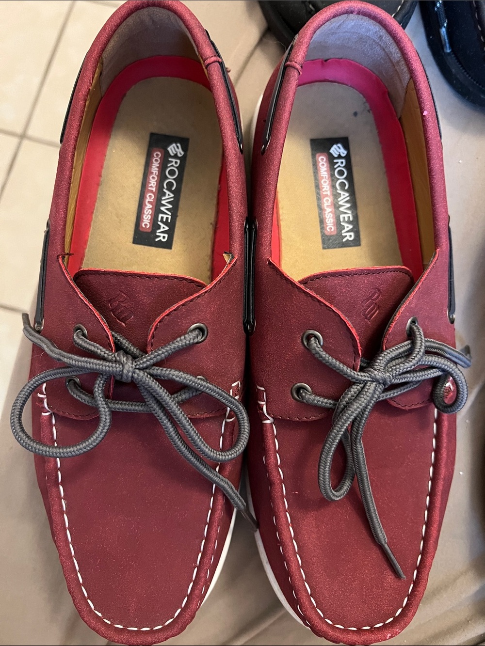 Rocawear Men's Burgundy Boat Shoes with Gray Laces